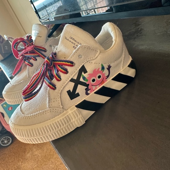 OFF WHITE MONSTER TODDLER SNEAKERS (8c) - Picture 4 of 9